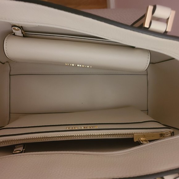 Michael Kors 3-in-1 bag (Like New) - Picture 3 of 8